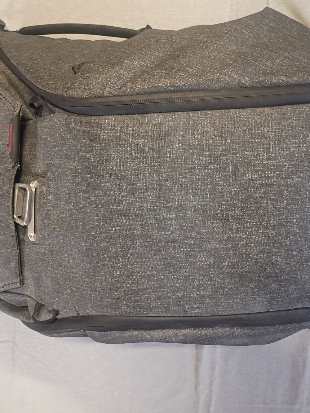 Men's Gray Commuter Backpack — Streamlined Daily Carry